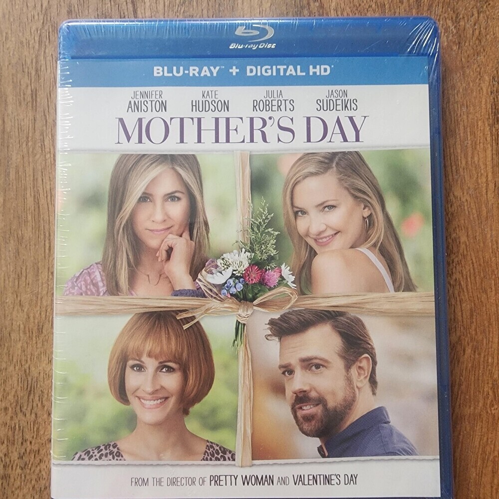 Mother's Day Blu-ray + Digital HD Jennifer Aniston New Sealed PG-13 Comedy